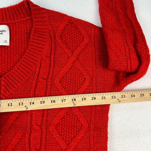 Abercrombie & Fitch Red Sweater Womens XS Cable Knit Fisherman Christmas Holiday - Picture 6 of 9